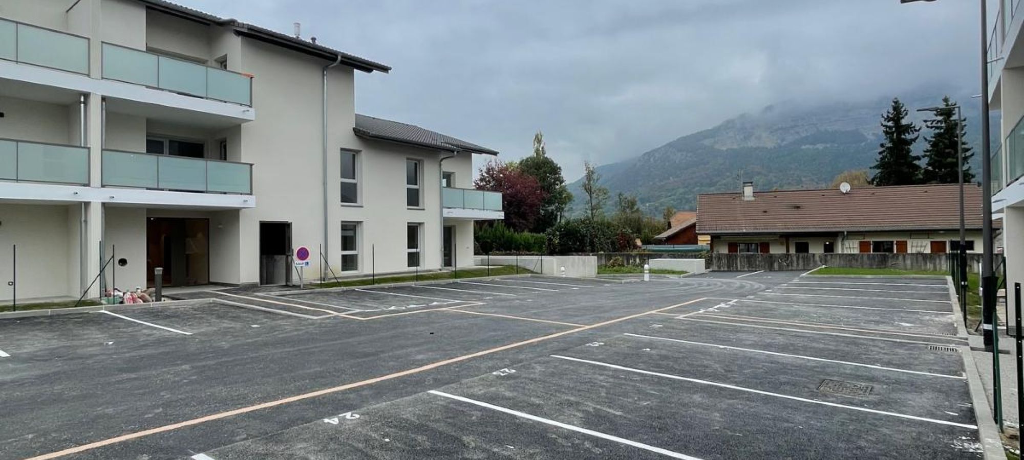 saint-pierre-en-faucigny Rue du faucigny proche commerces